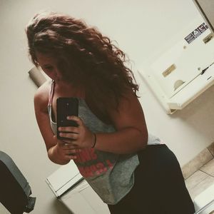 Meet your Posher, Kayla