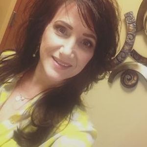 Meet your Posher, Debbie