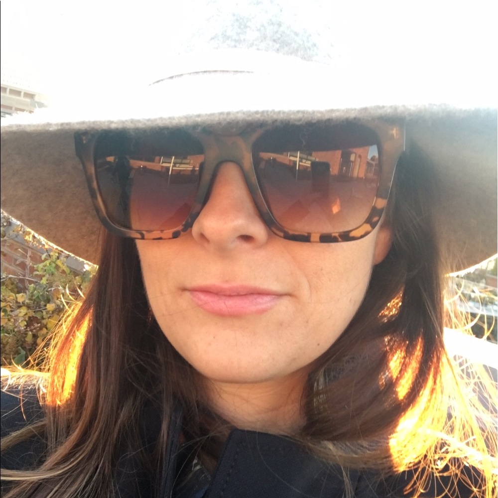 Meet your Posher, Elizabeth