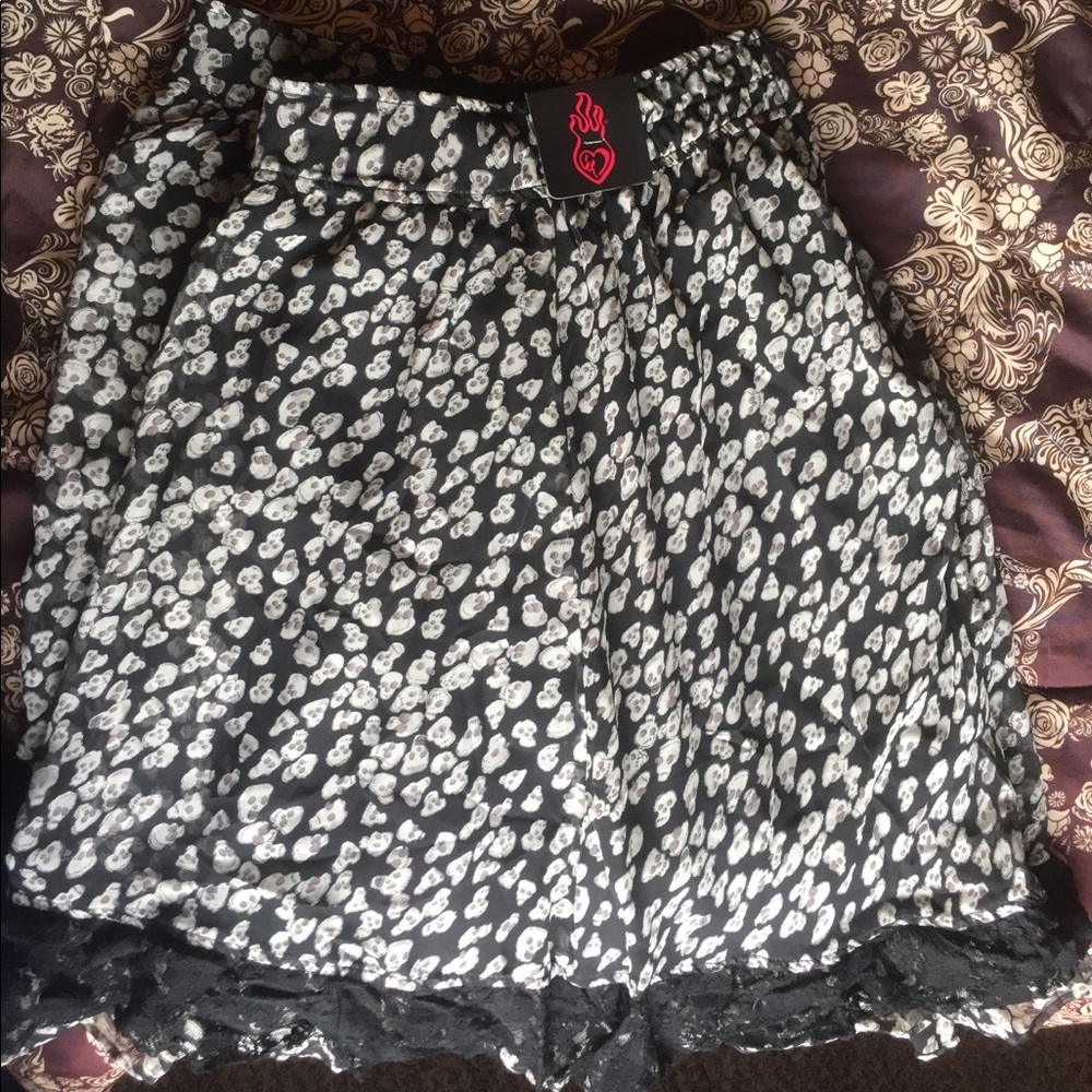 Torrid Mini Skirt Size 24 W Adorable Skull Print
