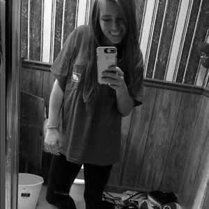 Meet your Posher, Claire