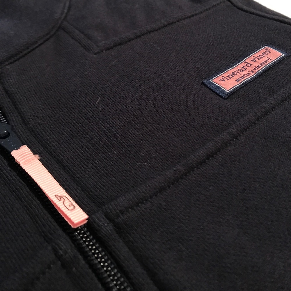 Navy blue vineyard vines shep shirt