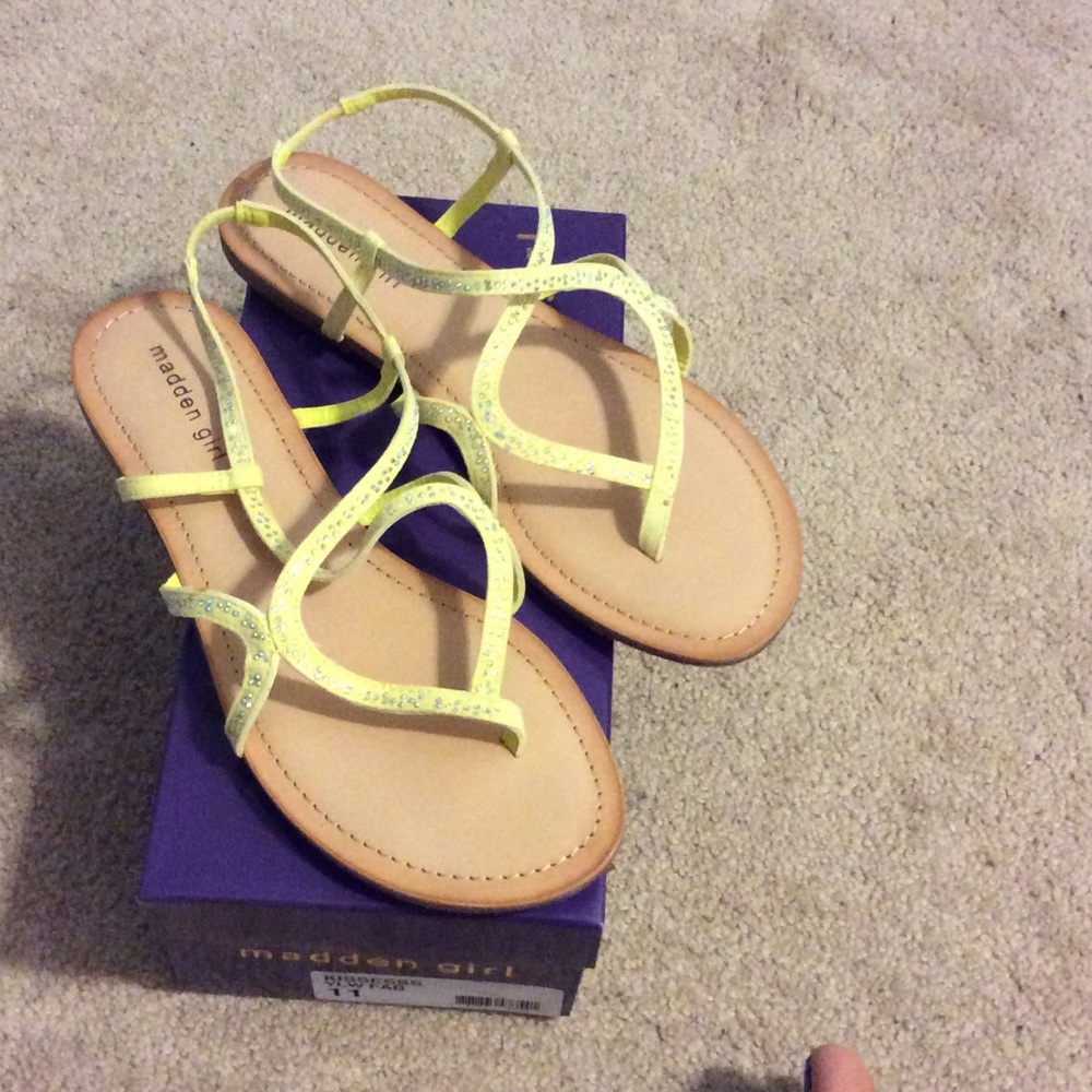 Brand new madden girl sandals