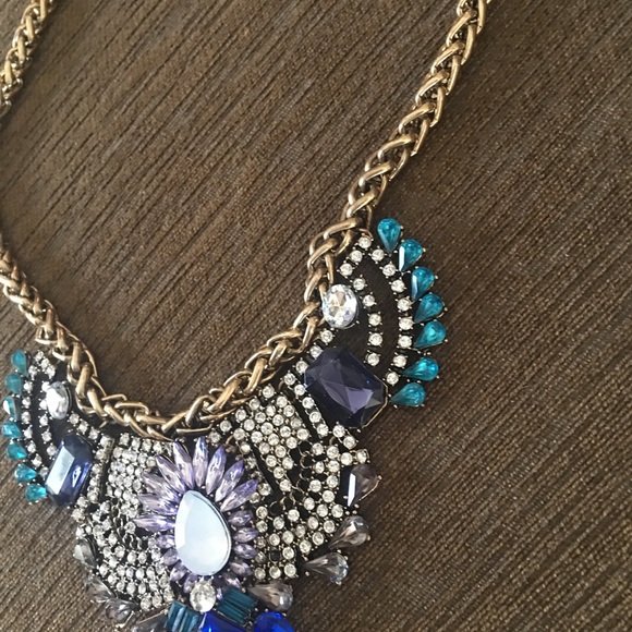 ‼️SOLD‼️Statement Necklace - Picture 3 of 3