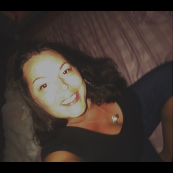 Meet your Posher, Ashley - Picture 2 of 3