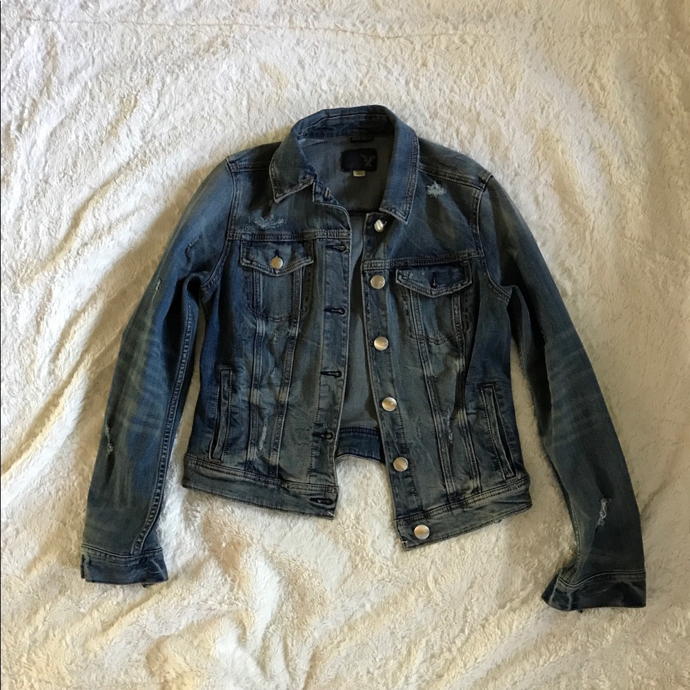 NWOT Distressed jean jacket
