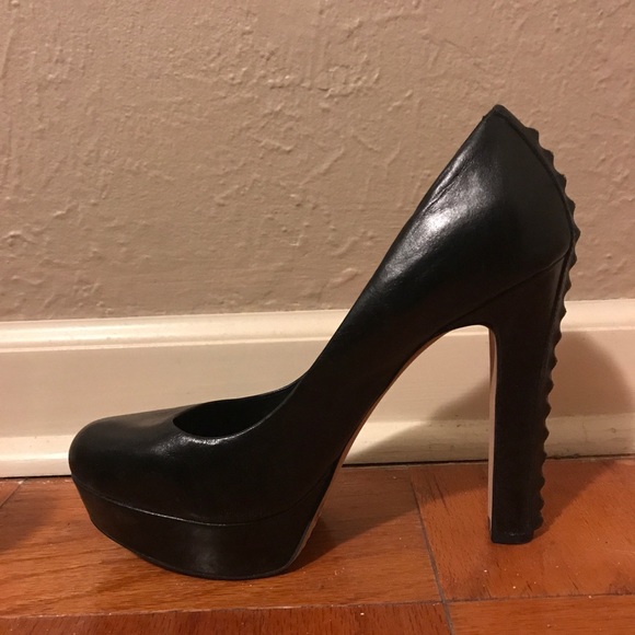 Vince Camuto leather pumps - Picture 2 of 3