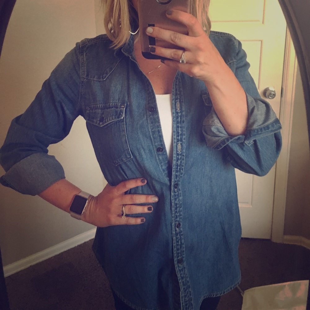 GAP jean shirt- new condition!