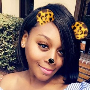 Meet your Posher, Leah