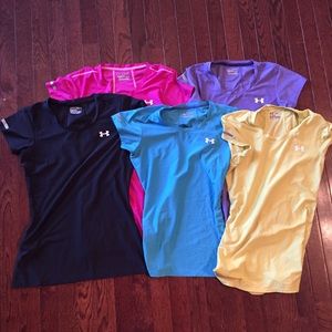 Under armour heat gear fitted tees sz S (bundle!)