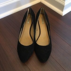 Sz. 8 KIMCHI BLUE Black Velvet Suede Kitten Heels