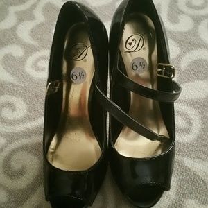 Last chance Black Heels worn once