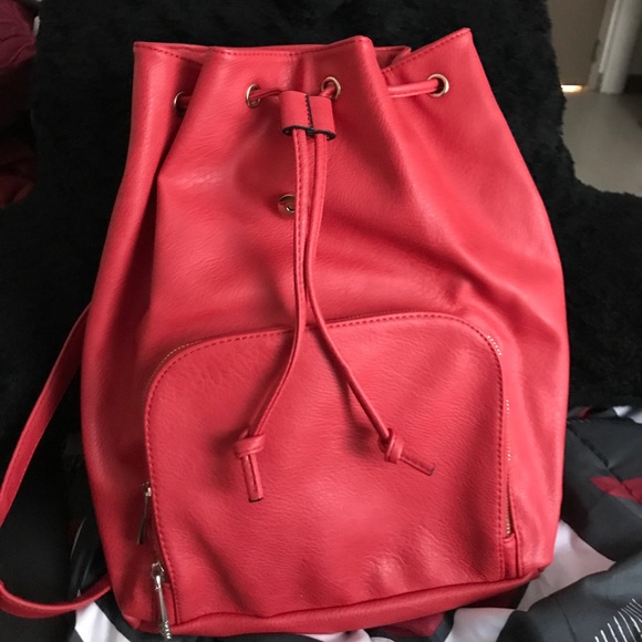 Red backpack - Picture 2 of 4