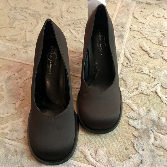 CHINESE LAUNDRY MAN MADE SATIN UPPER PUMP RND TOE - Picture 2 of 8