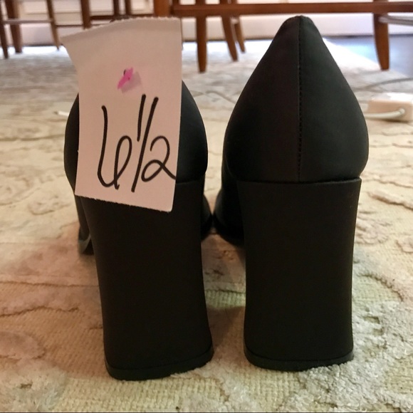 CHINESE LAUNDRY MAN MADE SATIN UPPER PUMP RND TOE - Picture 6 of 8