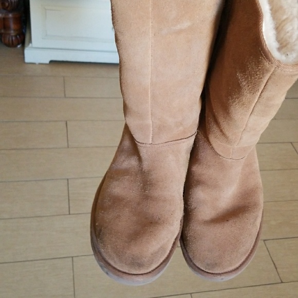 Boots - Picture 2 of 3