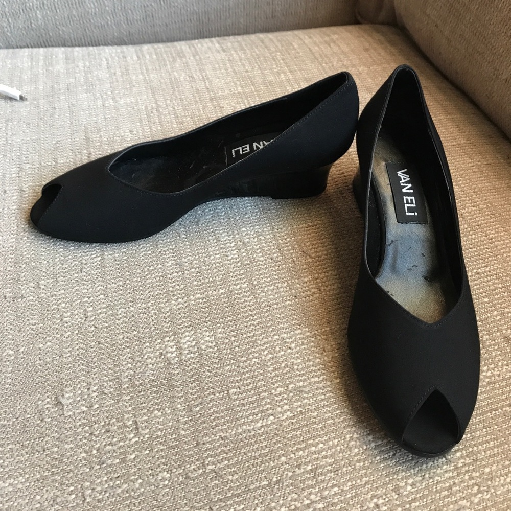 Van Eli - Black Peep Toe Wedges NWOT