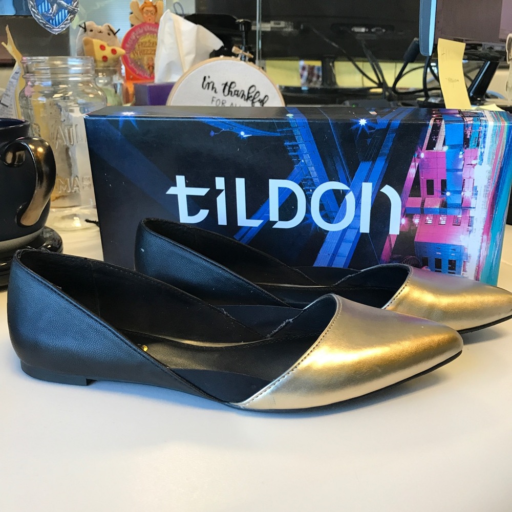 Like New Tildon Black & Gold Loren Flat