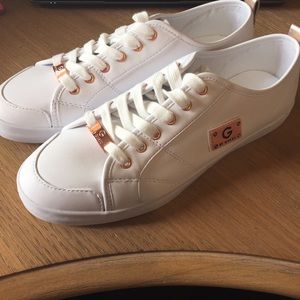 NWOT G by Guess shoes