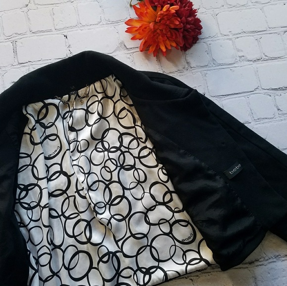 BEBE Women's Cropped Jacket Sz 6 Small - Picture 2 of 6