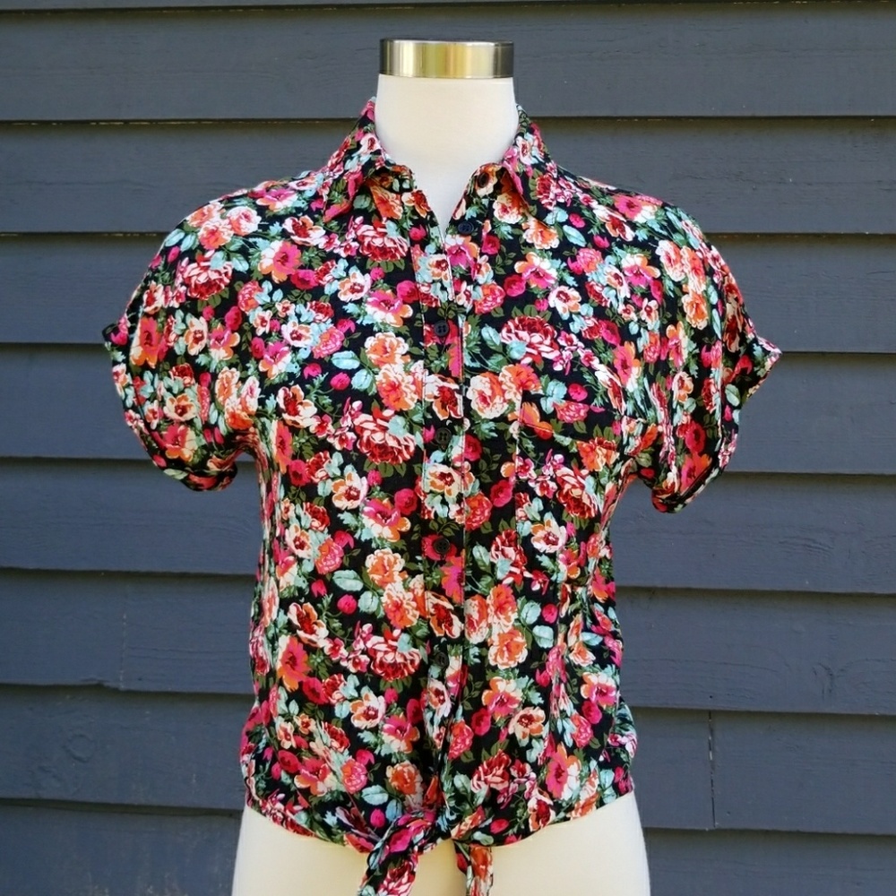 💥CLOSING SALE💥 Gorgeous Kirra Blouse - Picture 1 of 4