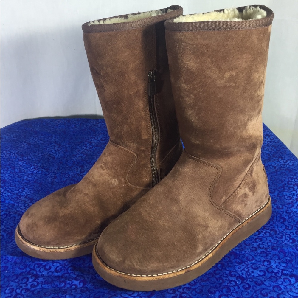 UGG Women's Boots Color Brown Size 5