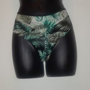 Lace trim cheeky panties