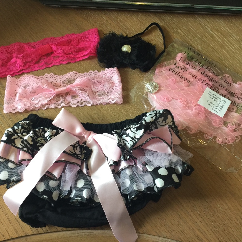 NWOT Baby bloomers & headband bundle