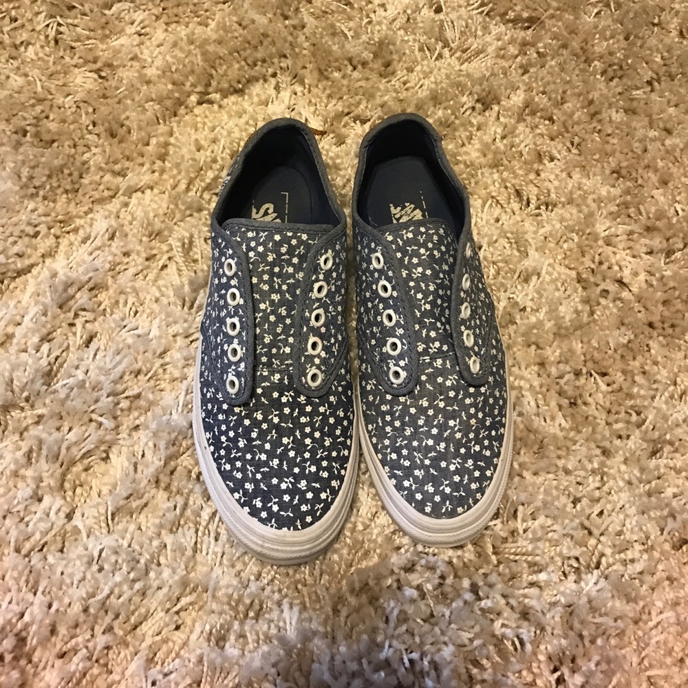 Vans - Picture 2 of 4