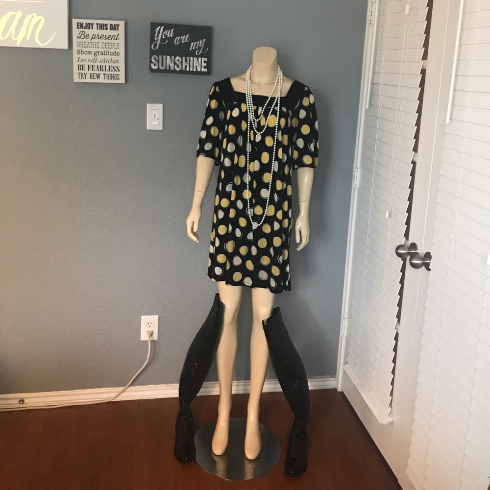 Dress with white and yellow dots.