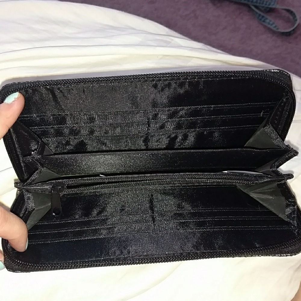 Metallic Grey wallet - Picture 3 of 3