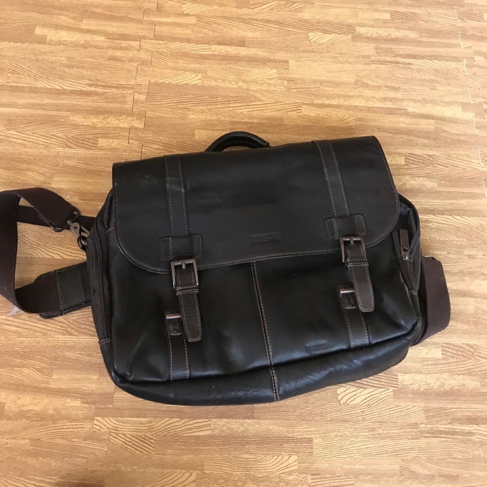 Cole Messenger Bag Brown Leather Gem