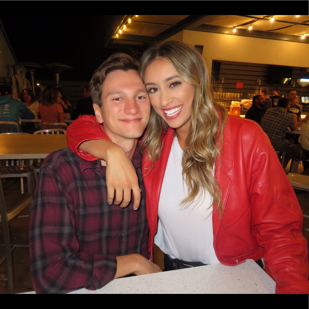 Meet your Posher, Max