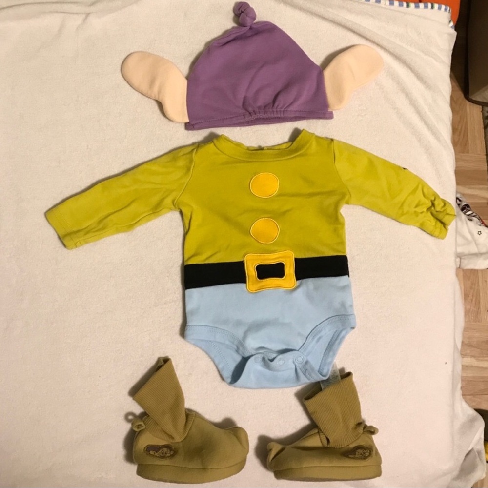 DESPERATELY IN SEARCH OF 0-3 month Dopey costume