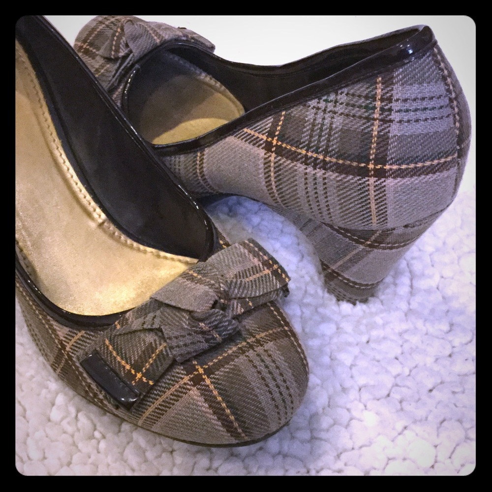 Gianni Bini Plaid Pumps