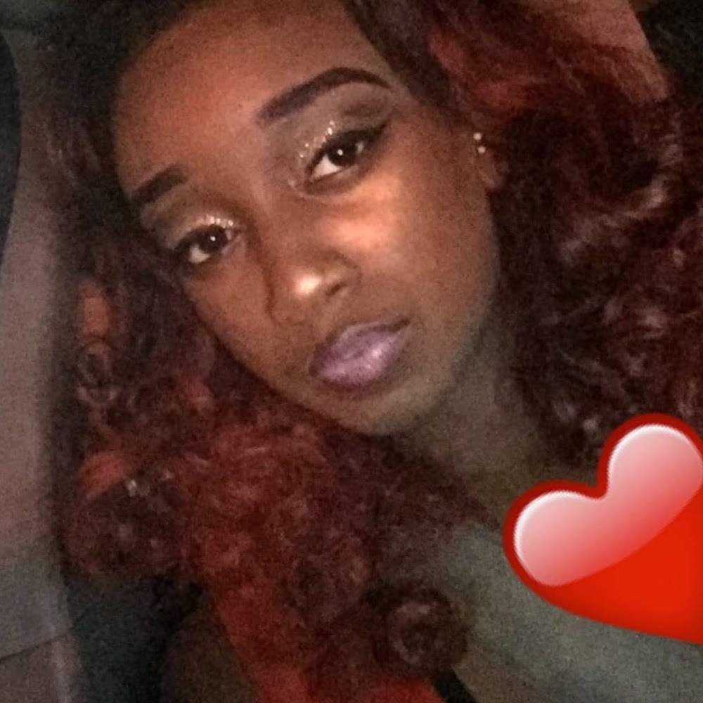 Meet your Posher, Courtnee