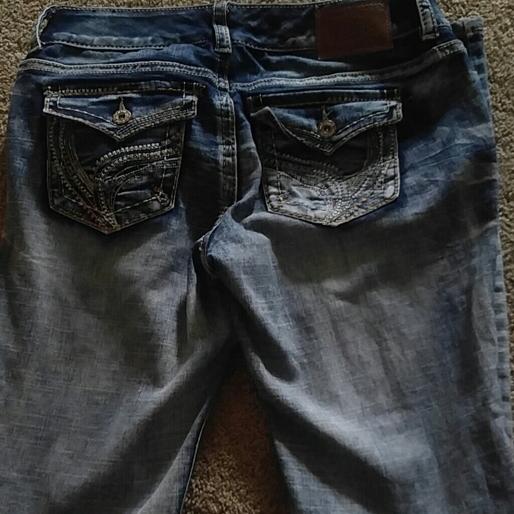 Ariya Jeans - Picture 2 of 2
