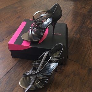 EUC "Bettina" Silver Pumps Sz 7.5