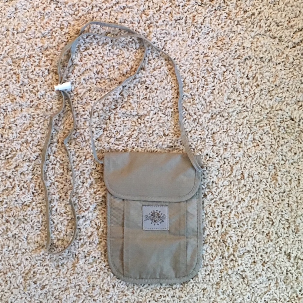 Eagle Creek travel passport/money pouch