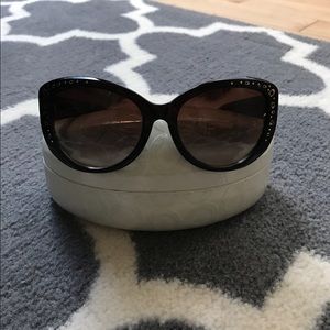 ⬇️ Authentic Coach Sunnies