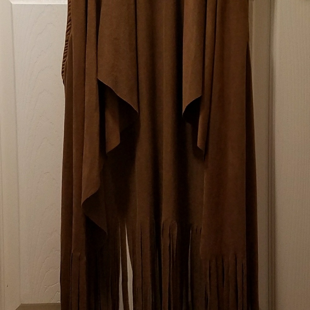 NWOT Fringe Vest - Picture 2 of 3
