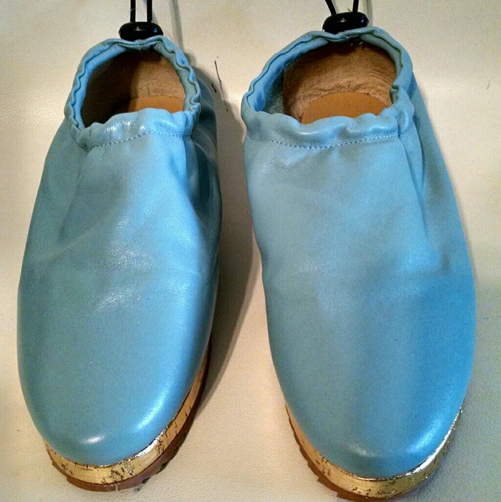 Shoes. New without tag. - Picture 2 of 2