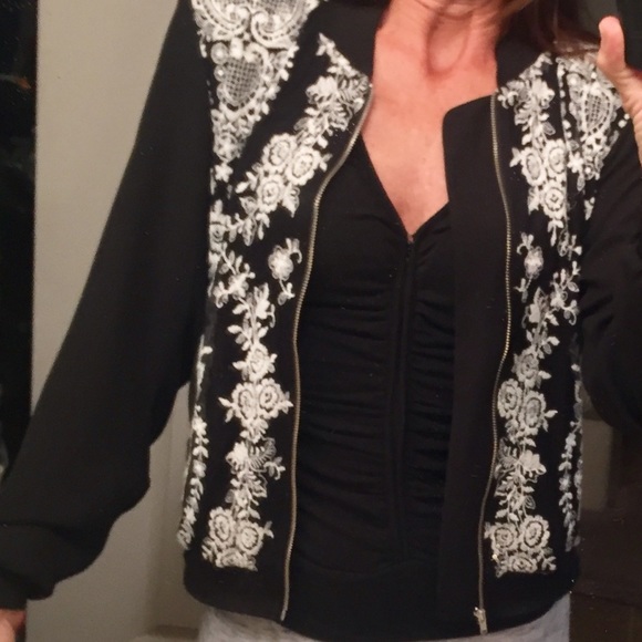 🌷Really cute jacket!! - Picture 3 of 8