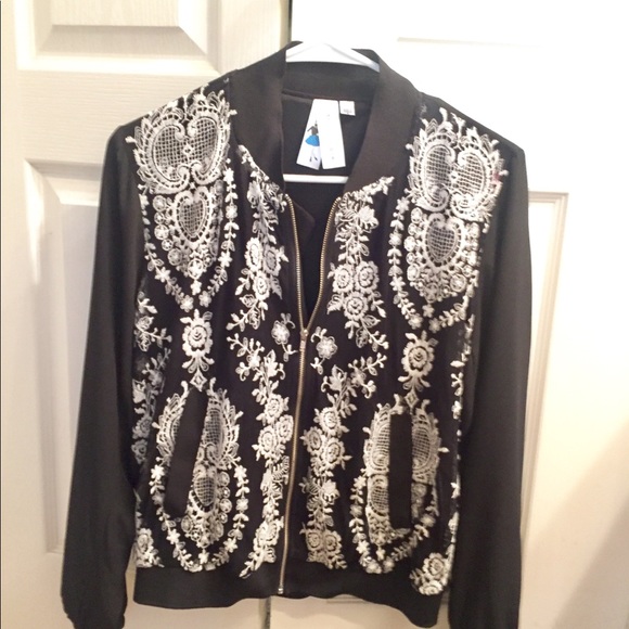 🌷Really cute jacket!! - Picture 4 of 8