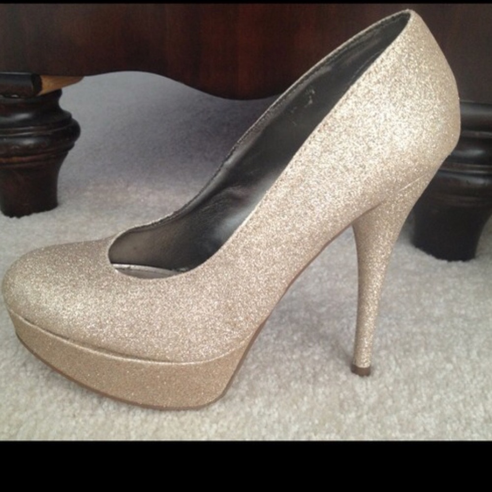 Glitter Gold stiletto pumps