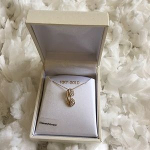 Brand New Diamond Accent 10kt Gold Necklace