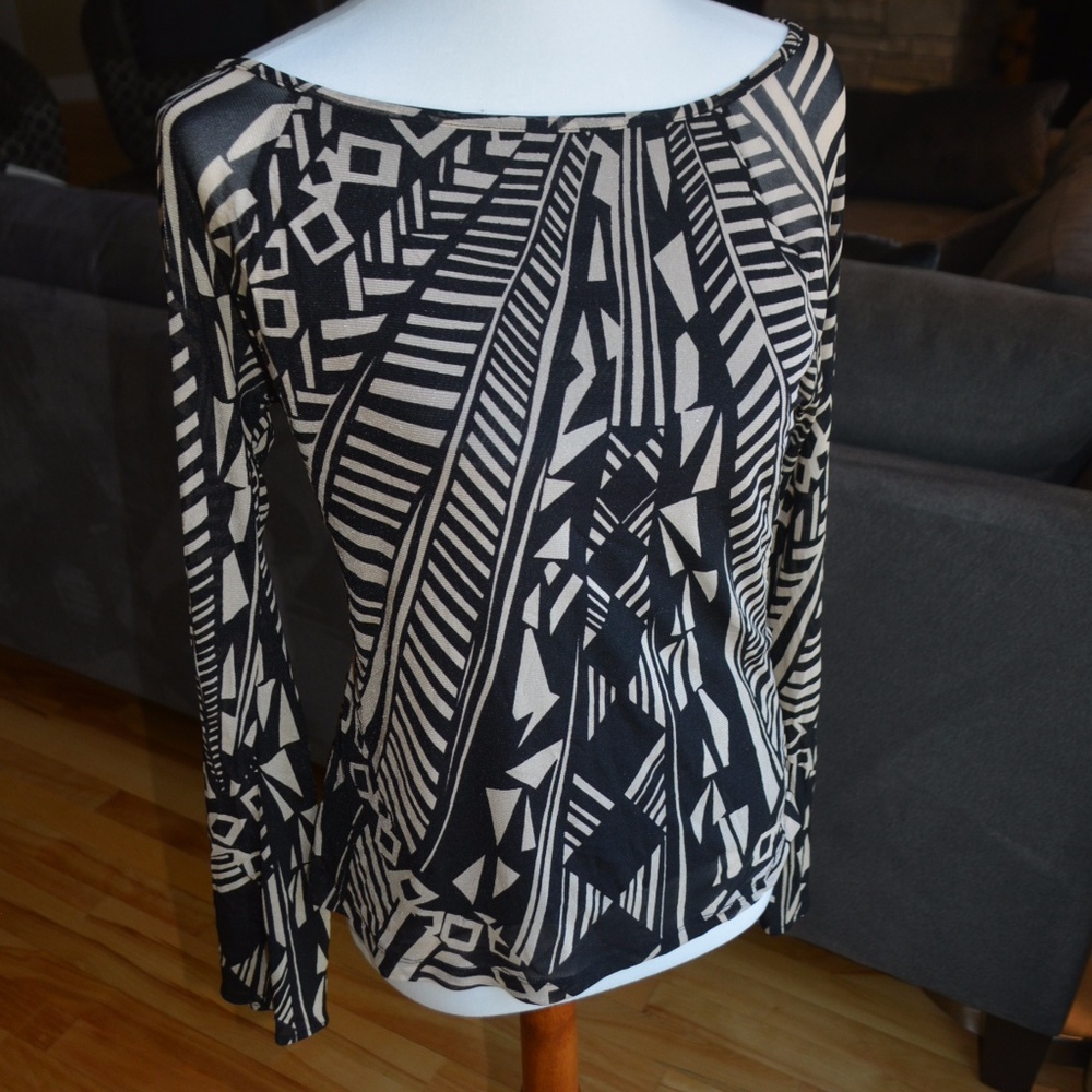 CABLE & GAUGE BLACK AND TAN STRETCH TOP