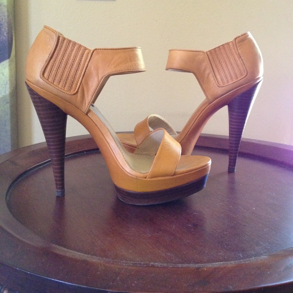 Rachel Zoe Mustard yellow platform heels 7.5