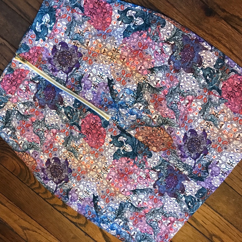 High waisted patterned skirt - Picture 3 of 4