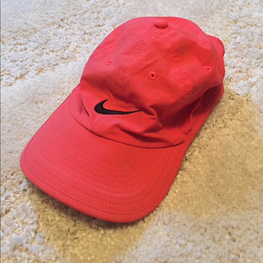 ⭐️ Nike Dri-Fit Hat